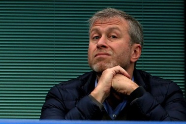 Chelsea bị khóa tài khoản ngân hàng, tỷ phú Abramovich có động thái bất ngờ