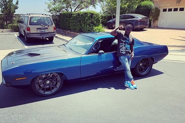 Nam diễn viên nổi tiếng người Mỹ thoát chết trong vụ tai nạn xe hơi nghiêm trọng