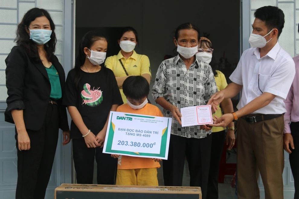 Những hình ảnh thay đổi số phận 3 bà cháu trong ngôi nhà hoang ở Tây Nguyên - 1 Những hình ảnh thay đổi số phận 3 bà cháu trong ngôi nhà hoang ở Tây Nguyên - 1