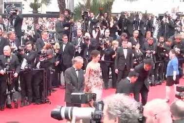 Thư Kỳ khoe vẻ kiêu sa