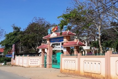 “Hiệu trưởng vay tiền giáo viên không trả” bị đề xuất kỷ luật khiển trách