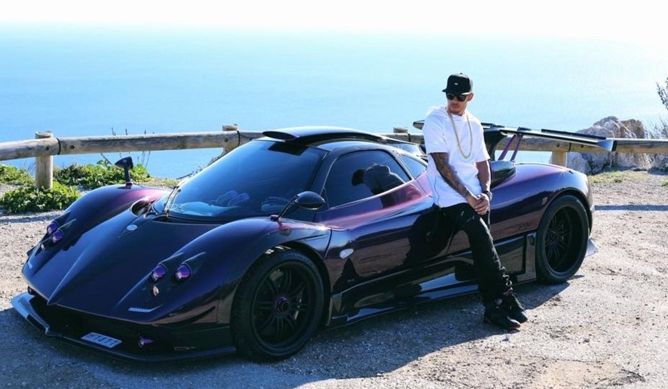 Lewis Hamilton's supercar collection worth more than 409 billion VND - 2