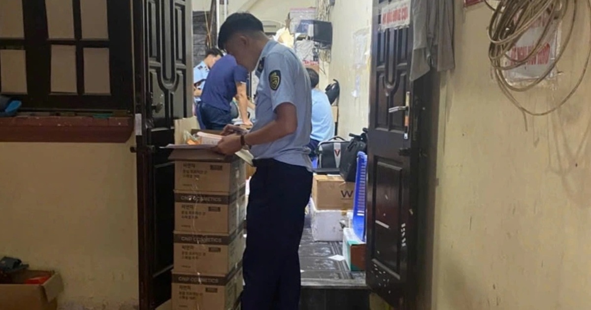 Hàng nghìn mỹ phẩm nhập lậu trà trộn vào hàng hợp pháp ở Hà Nội
