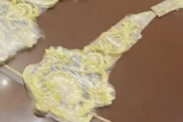 Tổng thống Mỹ khoe họa tiết dát vàng tại "phòng Bầu dục đẹp nhất"