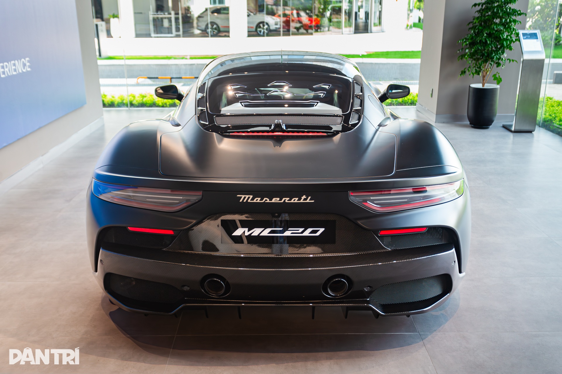 Chào giá hơn 22 tỷ, siêu xe Maserati MC20 bản độc nhất Việt Nam có gì? - 4 Chào giá hơn 22 tỷ, siêu xe Maserati MC20 bản độc nhất Việt Nam có gì? - 4