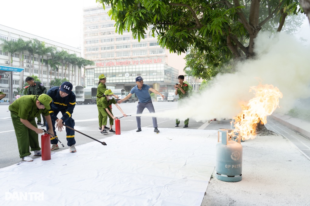 Học kỳ quân ngũ, khóa tu, trại hè: Cấm làm vì lợi nhuận - 2 Học kỳ quân ngũ, khóa tu, trại hè: Cấm làm vì lợi nhuận - 2
