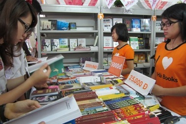 Sôi động hội chợ sách quốc tế - Việt Nam lần thứ IV