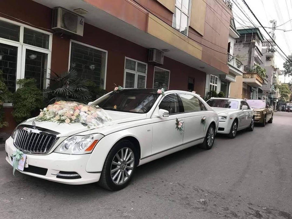 Đám cưới nhà giàu Quảng Ninh: Maybach, Rolls- Royce nối đuôi nhau đưa dâu - 1 Đám cưới nhà giàu Quảng Ninh: Maybach, Rolls- Royce nối đuôi nhau đưa dâu - 1