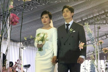 Viên Minh nắm tay Công Phượng hạnh phúc ra mắt họ nhà chồng