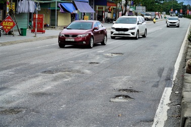 Sẽ tạm dừng thu phí BOT Nam Bến Thủy nếu "chây ỳ" sửa chữa Quốc lộ 1