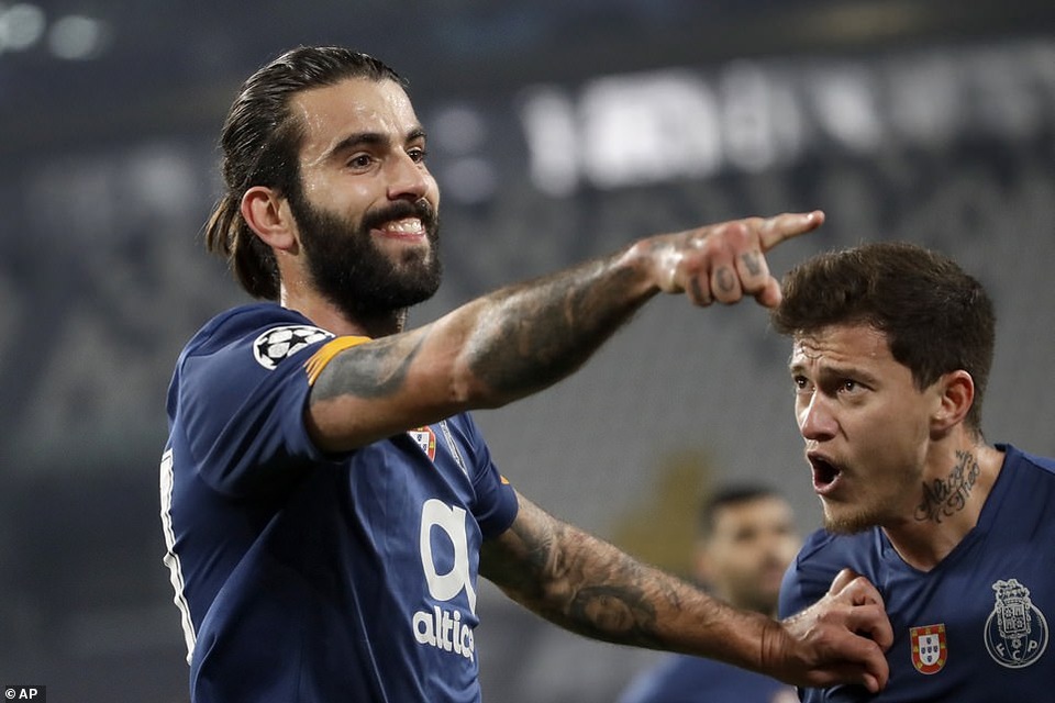 C.Ronaldo bất lực nhìn Juventus bị loại cay đắng dưới tay Porto - 2 C.Ronaldo bất lực nhìn Juventus bị loại cay đắng dưới tay Porto - 2