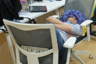 FPT IS: Cấm nhân viên ngủ trưa "vì sự nghiệp toàn cầu hóa"!