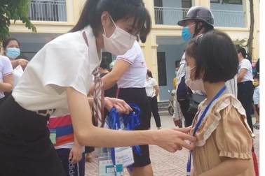 Nhiều nơi đã học buổi đầu tiên, trường khai giảng trực tuyến