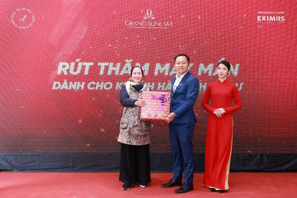 Hơn 300 khách hàng dự khai trương Sales Gallery Grand SunLake Hà Đông - 3 Hơn 300 khách hàng dự khai trương Sales Gallery Grand SunLake Hà Đông - 3
