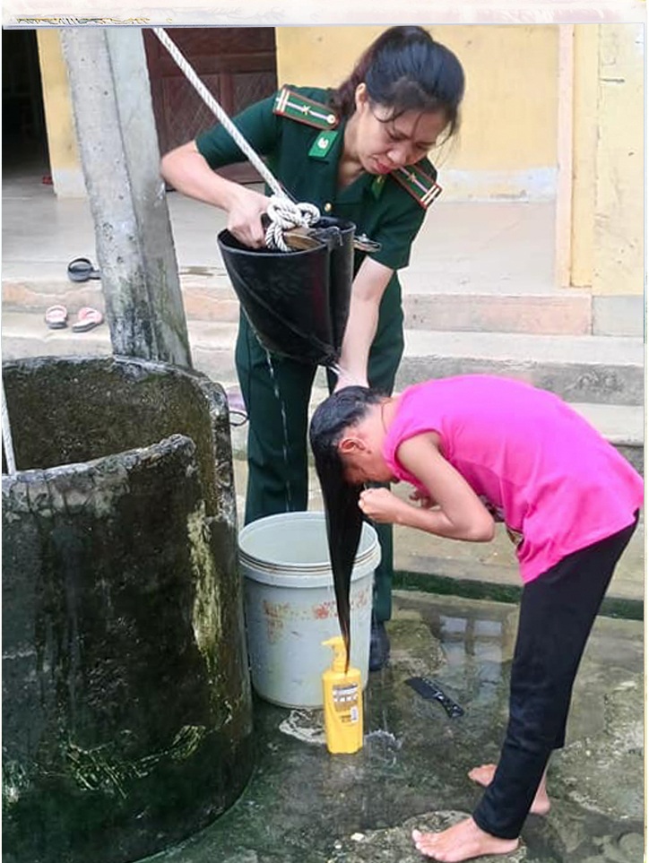 Người mẹ biên phòng của những đứa trẻ tộc người ngủ ngồi Đan Lai - 9 Người mẹ biên phòng của những đứa trẻ tộc người ngủ ngồi Đan Lai - 9