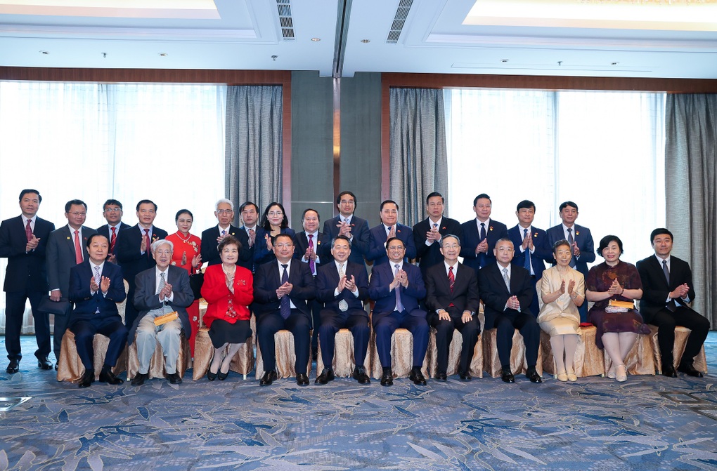 Thủ tướng nghe nhân sĩ Trung Quốc kể nhiều chuyện xúc động về Việt Nam - 3 Thủ tướng nghe nhân sĩ Trung Quốc kể nhiều chuyện xúc động về Việt Nam - 3