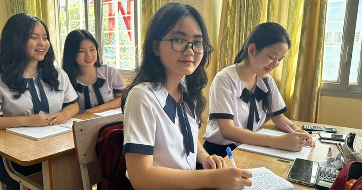 Lớp 12 văn sử Trường THPT Chuyên Nguyễn Du (Đắk Lắk) có 9 học sinh đạt giải HSG quốc gia (Ảnh: Thúy Diễm).
