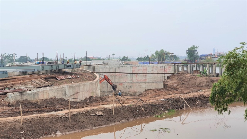 Công an làm rõ đối tượng đe dọa, cản trở nhóm phóng viên tác nghiệp - 1 Công an làm rõ đối tượng đe dọa, cản trở nhóm phóng viên tác nghiệp - 1