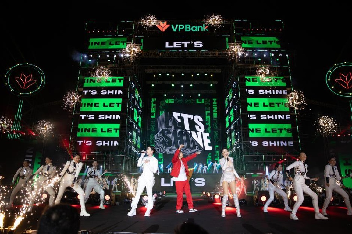 Đại nhạc hội Light Up Viet Nam do VPBank tổ chức bùng nổ không gian mạng với 3 triệu lượt xem livestream - 9 Đại nhạc hội Light Up Viet Nam do VPBank tổ chức bùng nổ không gian mạng với 3 triệu lượt xem livestream - 9