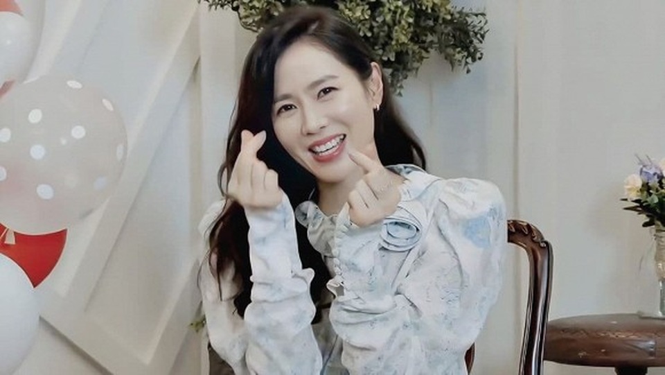 Quốc bảo nhan sắc như Son Ye Jin cũng lộ nếp nhăn nơi đuôi mắt - 3 Quốc bảo nhan sắc như Son Ye Jin cũng lộ nếp nhăn nơi đuôi mắt - 3