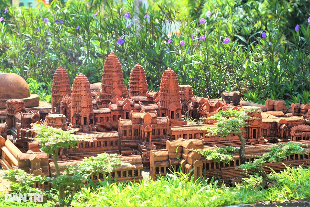 Kỳ quan thế giới phiên bản gốm độc đáo ở Hội An - 9 Kỳ quan thế giới phiên bản gốm độc đáo ở Hội An - 9