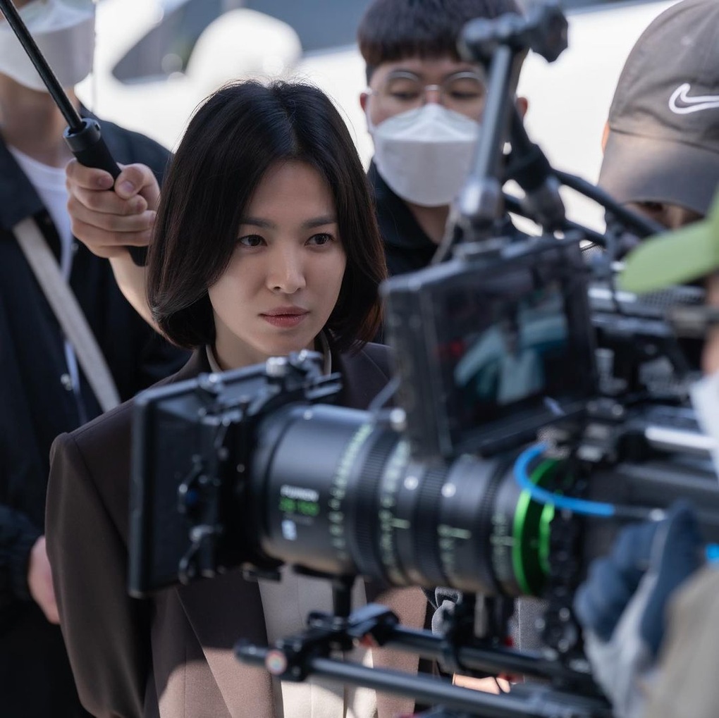 Vừa tái sinh nhờ The Glory, Song Hye Kyo rục rịch cho cuộc phiêu lưu mới - 4 Vừa tái sinh nhờ The Glory, Song Hye Kyo rục rịch cho cuộc phiêu lưu mới - 4