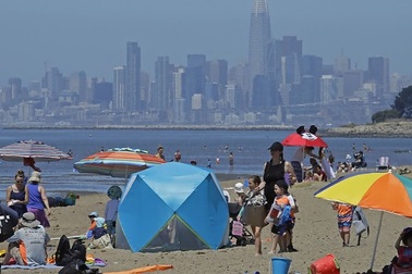 Thành phố lớn đầu tiên của Mỹ đạt miễn dịch cộng đồng