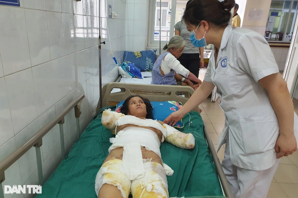 Người mẹ 2 con đổ gục sau cú phóng điện kinh hoàng - 7 Người mẹ 2 con đổ gục sau cú phóng điện kinh hoàng - 7