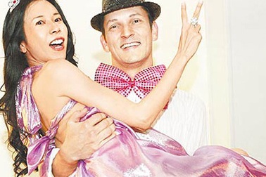 Mạc Văn Úy gác công việc để hưởng tuần trăng mật