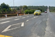 Tuyến đường hàng trăm tỷ đồng vừa bàn giao đã... hỏng