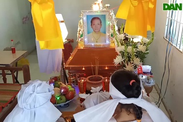 4 đứa trẻ mồ côi cha mẹ ở Bạc Liêu.