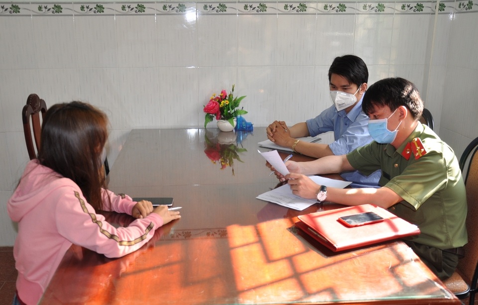 Cô gái bị phạt 12,5 triệu đồng vì tung tin nhảm Phú Quốc có dịch - 1 Cô gái bị phạt 12,5 triệu đồng vì tung tin nhảm Phú Quốc có dịch - 1