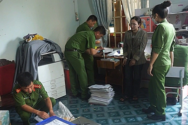 Bắt giám đốc và kế toán hợp tác xã lập chứng từ khống rút tiền ngân sách