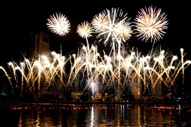 Đốt pháo không nổ: Ai mừng, ai lo...