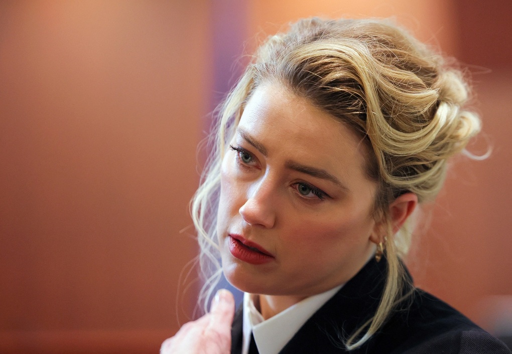 Là tâm điểm chú ý, là nhan sắc đỉnh cao, tại sao Amber Heard... khổ thế? - 3 Là tâm điểm chú ý, là nhan sắc đỉnh cao, tại sao Amber Heard... khổ thế? - 3