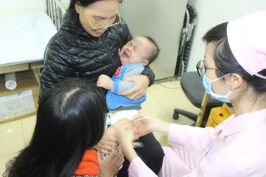 Cảnh giác với thủ đoạn lừa đảo "chạy" suất tiêm vắc xin "5 trong 1"