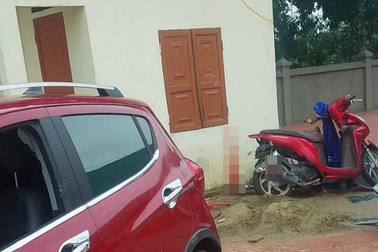 Nữ sinh lớp 6 bị ô tô tông tử vong trong sân trường