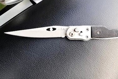 Khởi tố tài xế taxi dùng dao bấm tấn công cảnh sát trật tự