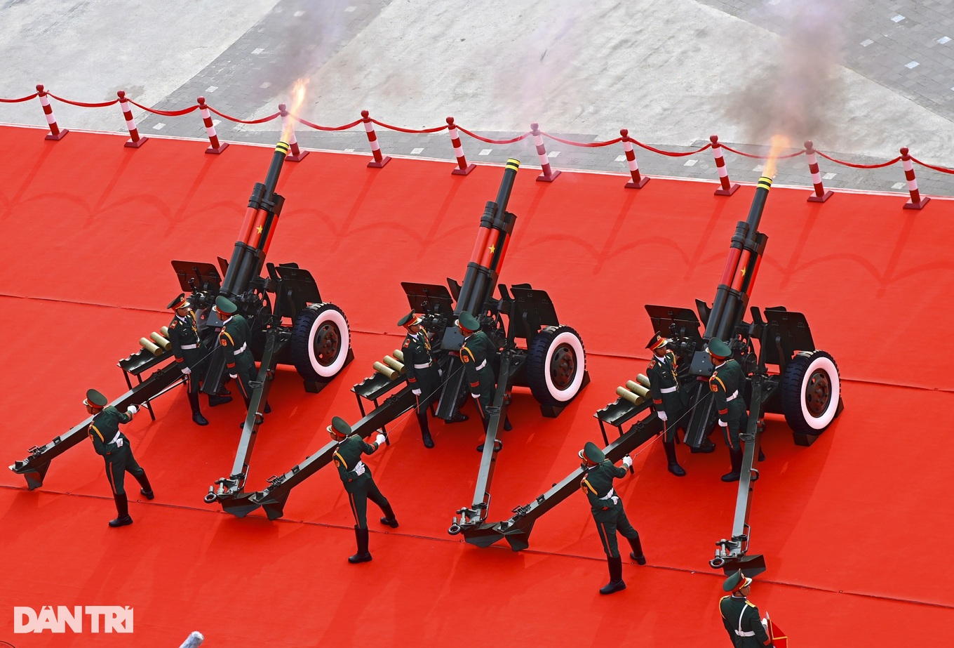phao_hailong_2.jpg phao_hailong_2.jpg