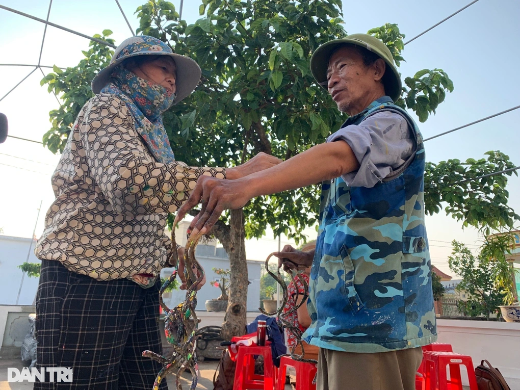Thực hư chuyện dị nhân Nam Định muốn bán móng tay dài hơn 1m giá 7 tỷ đồng - 3 Thực hư chuyện dị nhân Nam Định muốn bán móng tay dài hơn 1m giá 7 tỷ đồng - 3