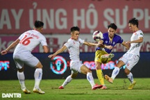 HLV Hàn Quốc xin lỗi vì không có "quà cưới" cho Chủ tịch CLB Hà Nội