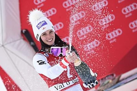 Vận động viên trượt tuyết xinh đẹp bị ám chỉ "nhạy cảm" tại Olympic mùa Đông