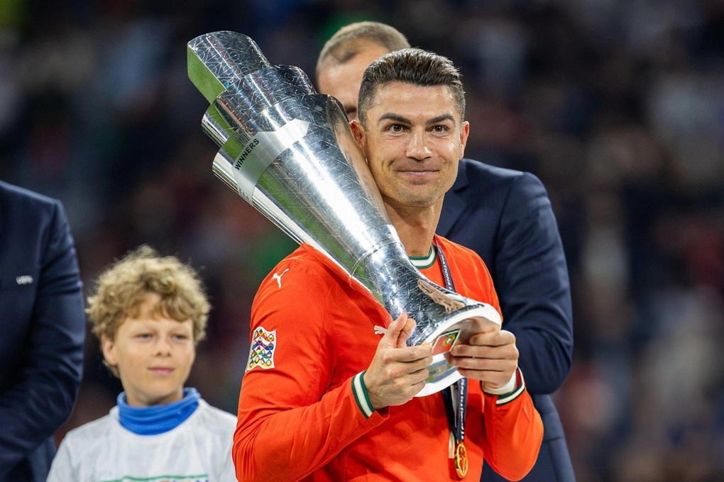 Ronaldo និយាយយ៉ាងជូរចត់អំពី FIFA Club World Cup - ១ Ronaldo buông lời cay đắng với FIFA Club World Cup - 1