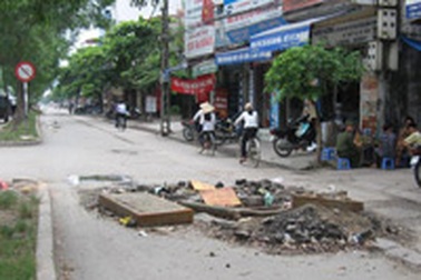 Hà Nội: Đường dành riêng cho xe buýt hỏng nặng