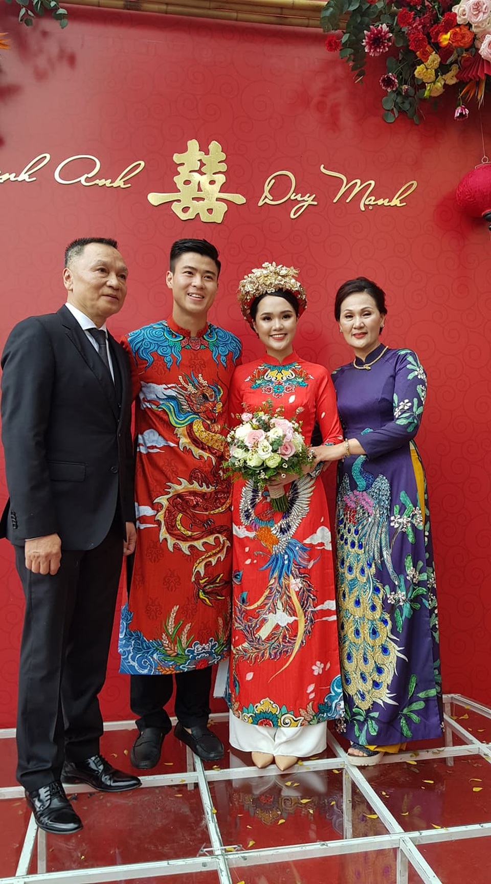 Cầu thủ Duy Mạnh và bạn gái nhà giàu làm lễ ăn hỏi, xôn xao cả phố Xã Đàn - 7 Cầu thủ Duy Mạnh và bạn gái nhà giàu làm lễ ăn hỏi, xôn xao cả phố Xã Đàn - 7