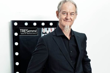 Nhà tạo mẫu tóc quốc tế tiết lộ cách tạo kiểu dựa trên đặc tính của tóc người việt