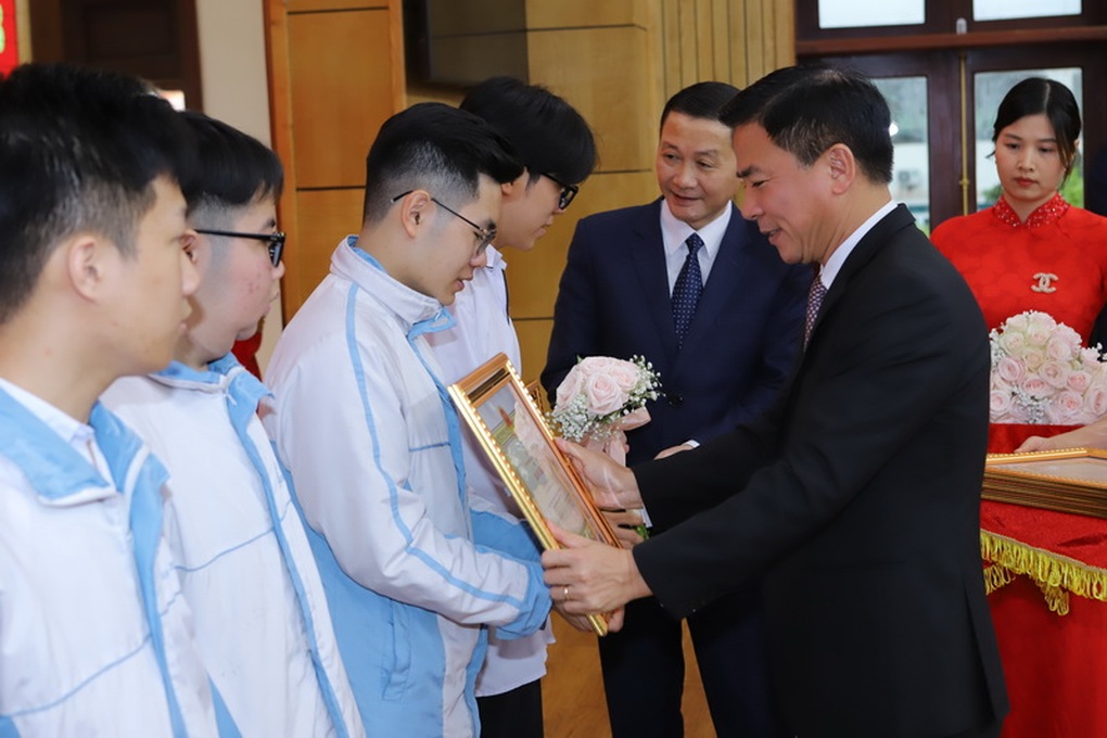 Thanh Hóa xếp thứ 6 toàn quốc về tỷ lệ học sinh giỏi quốc gia - 2 Thanh Hóa xếp thứ 6 toàn quốc về tỷ lệ học sinh giỏi quốc gia - 2