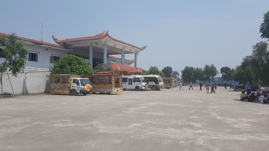 Nguyên Chủ tịch Công ty tang lễ Hoàng Long bị tuyên 5 năm tù - 2 Nguyên Chủ tịch Công ty tang lễ Hoàng Long bị tuyên 5 năm tù - 2