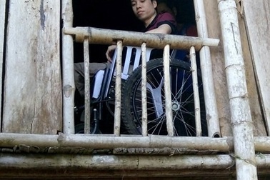 Nỗi tuyệt vọng cùng cực của chàng trai bất ngờ bị tai nạn liệt đôi chân