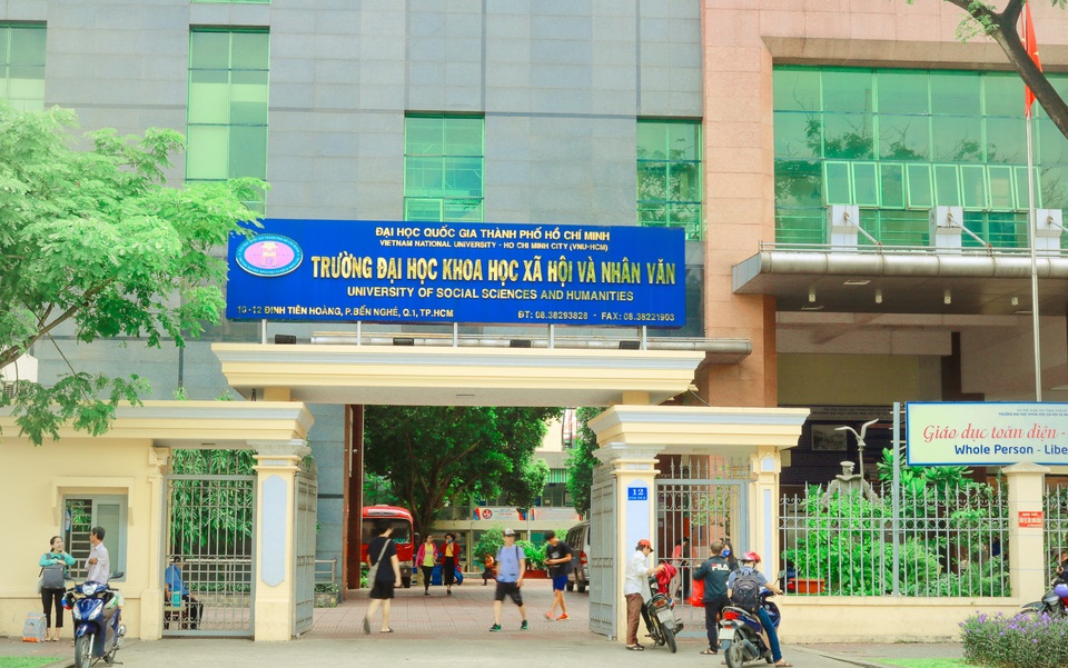 Vụ lùm xùm 11 giảng viên nghỉ việc: ĐH Quốc gia TPHCM thông báo kết luận - 1 Vụ lùm xùm 11 giảng viên nghỉ việc: ĐH Quốc gia TPHCM thông báo kết luận - 1